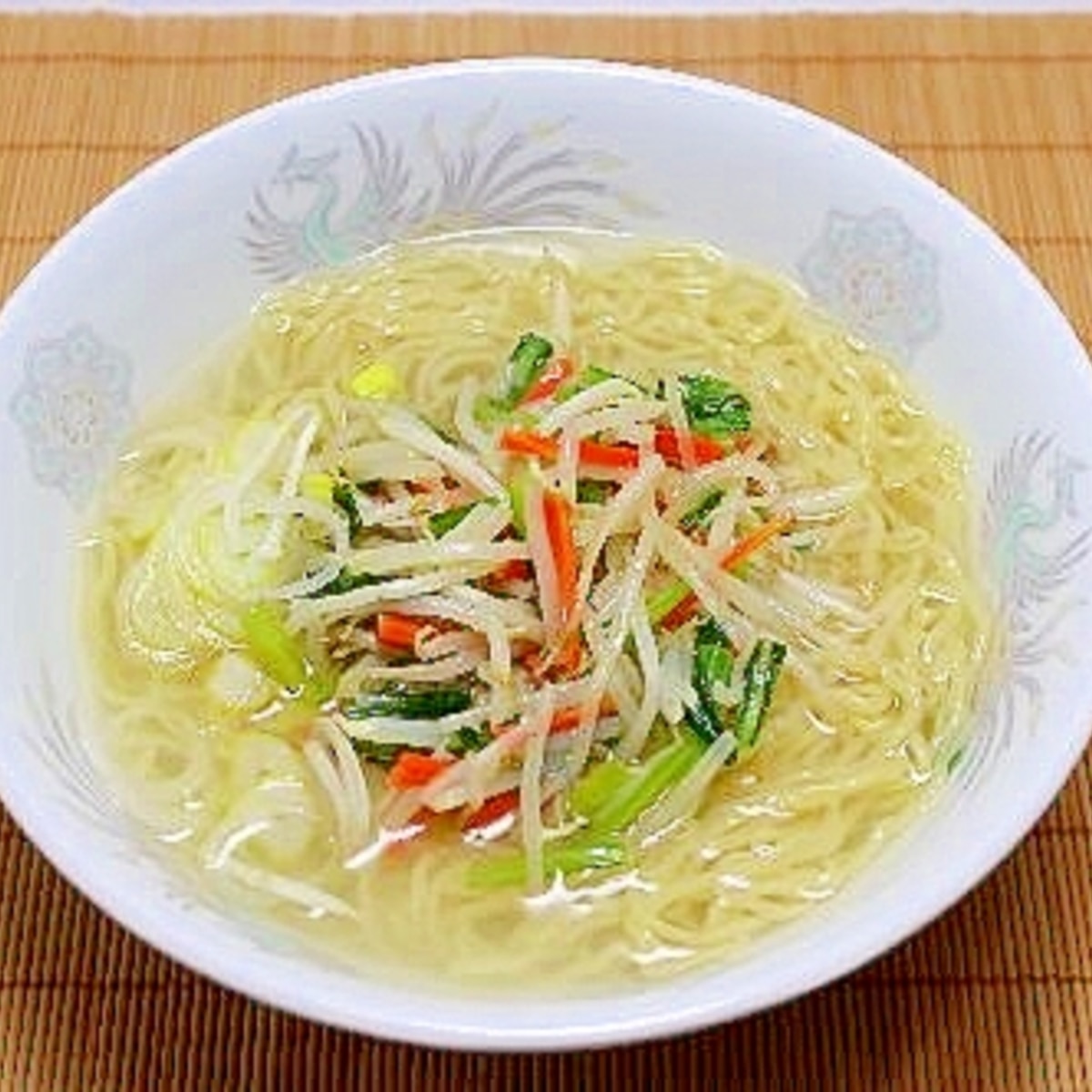 おうちでも手軽に作れる 野菜たっぷり生ラーメン レシピ 作り方 By Mane11 楽天レシピ